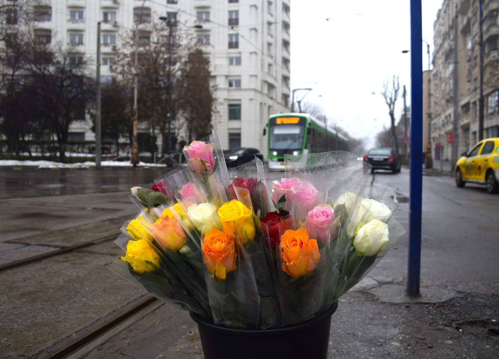 Tombolă de 8 martie, organizată de STB. Foto: Facebook/ STB