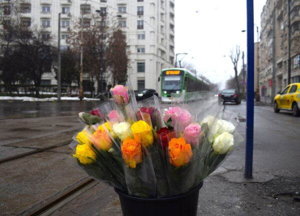 Tombolă de 8 martie, organizată de STB. Foto: Facebook/ STB