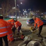 A început repararea străzilor găurite după ninsoare și deszăpezire. FOTO: Facebook/ Nicușor Dan