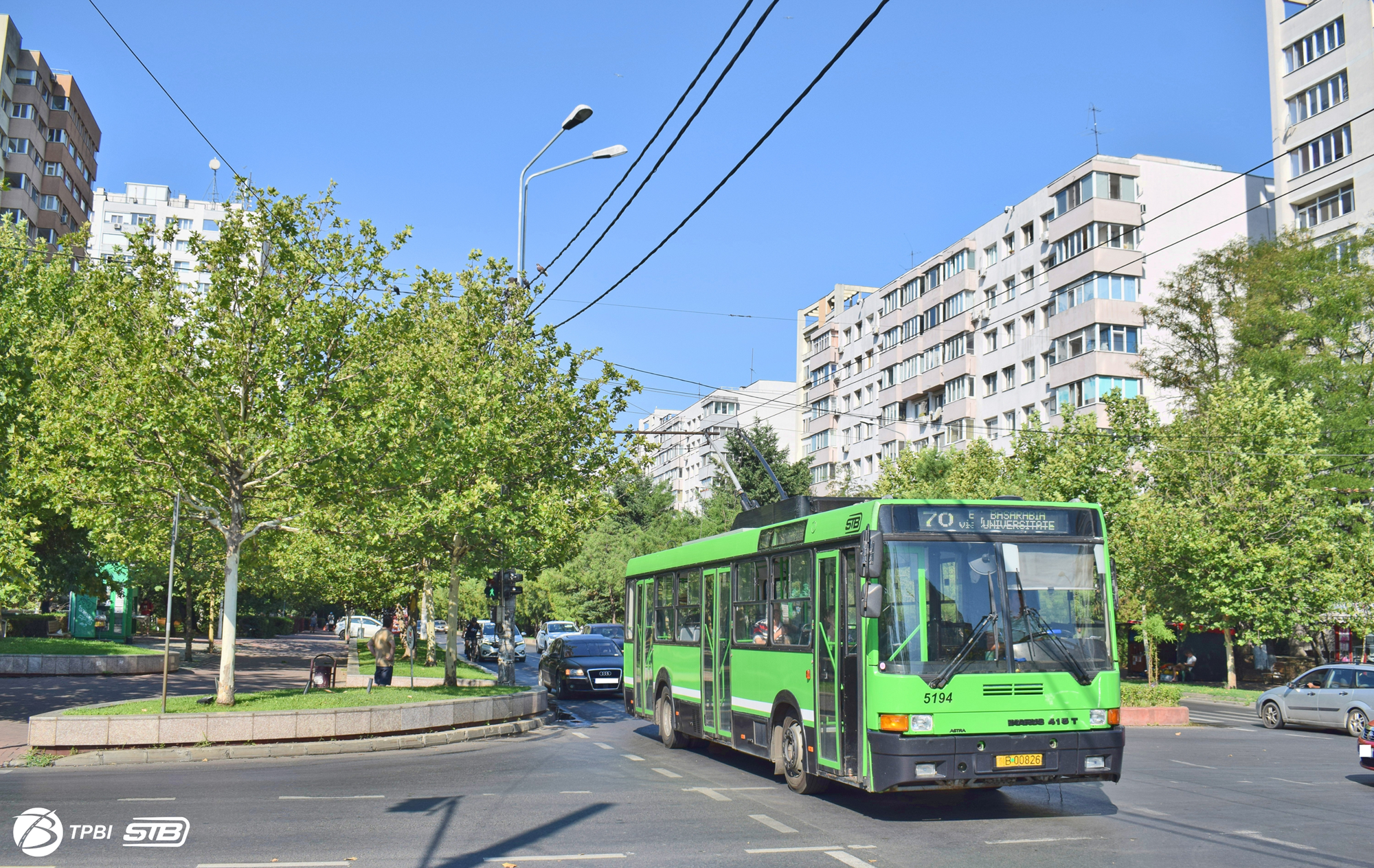 Linia 70 este deviată la „Arena Națională” în weekend. Călătorii sunt preluați de linia navetă 670