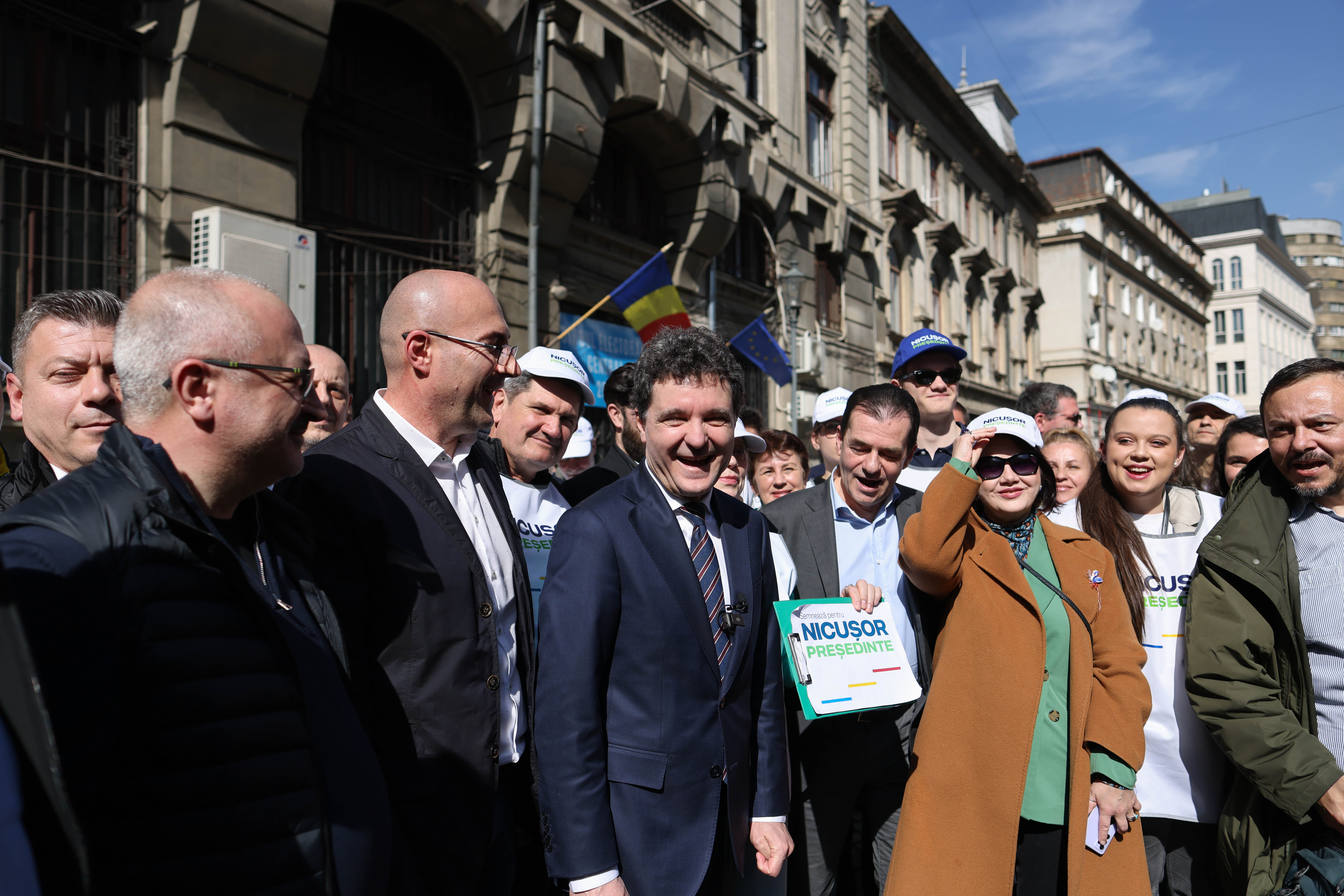 VIDEO Nicușor Dan și-a depus candidatura pentru prezidențiale