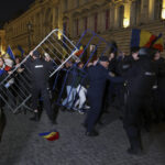 Plângeri penale pe numele lui C. Georgescu, H. Potra şi C. Georgescu. FOTO de la protest: INQUAM / George Călin