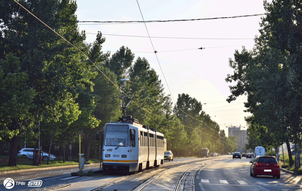 Tramvaiul de pe linia 36 deviat din cauza șinelor deteriorate. Află cum sunt afectați călătorii.