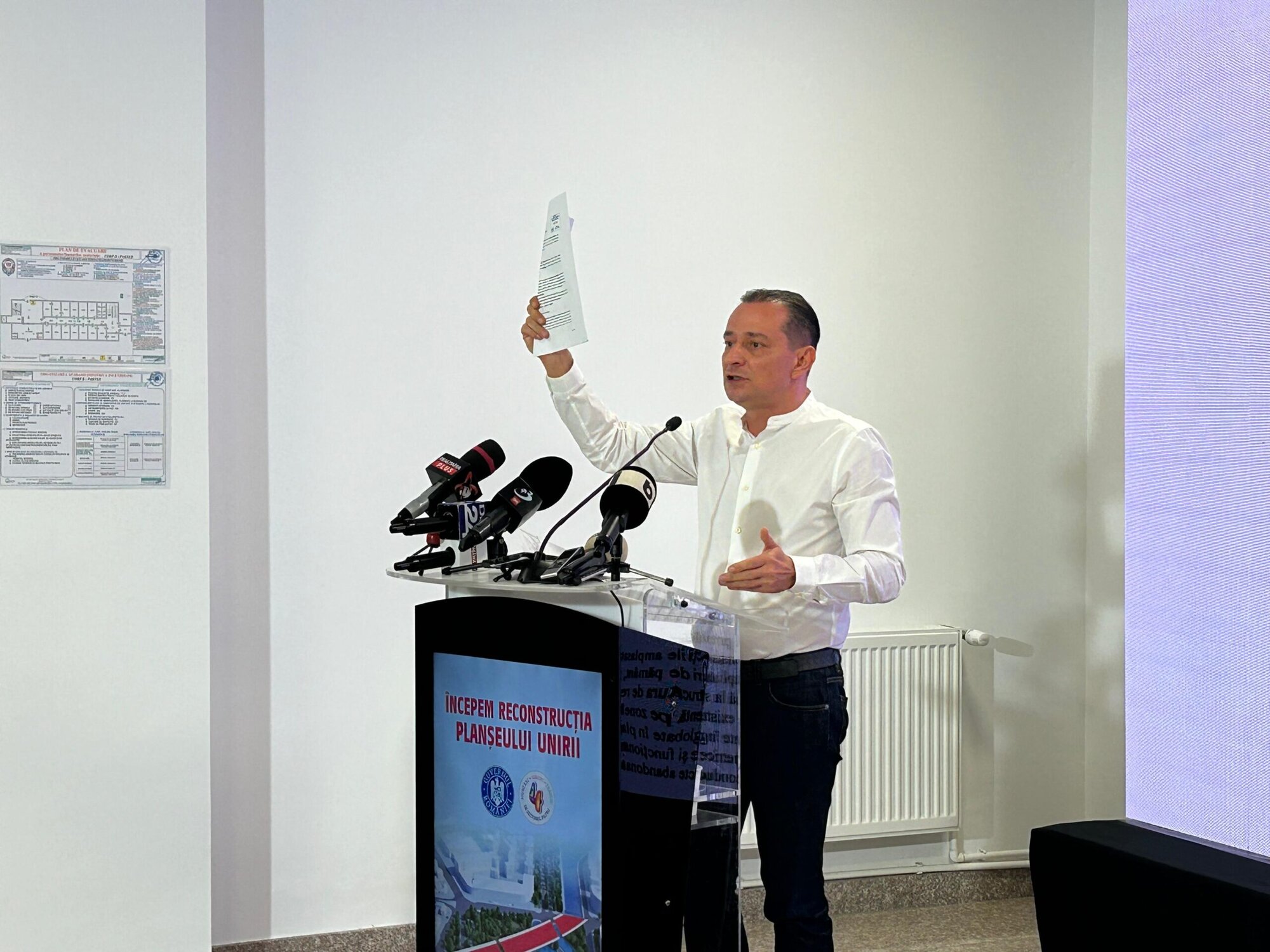 Conflictul de opinii între N. Dan și D. Băluță: Primarul Sectorului 4 sub acuzații de obstructie a termoficării