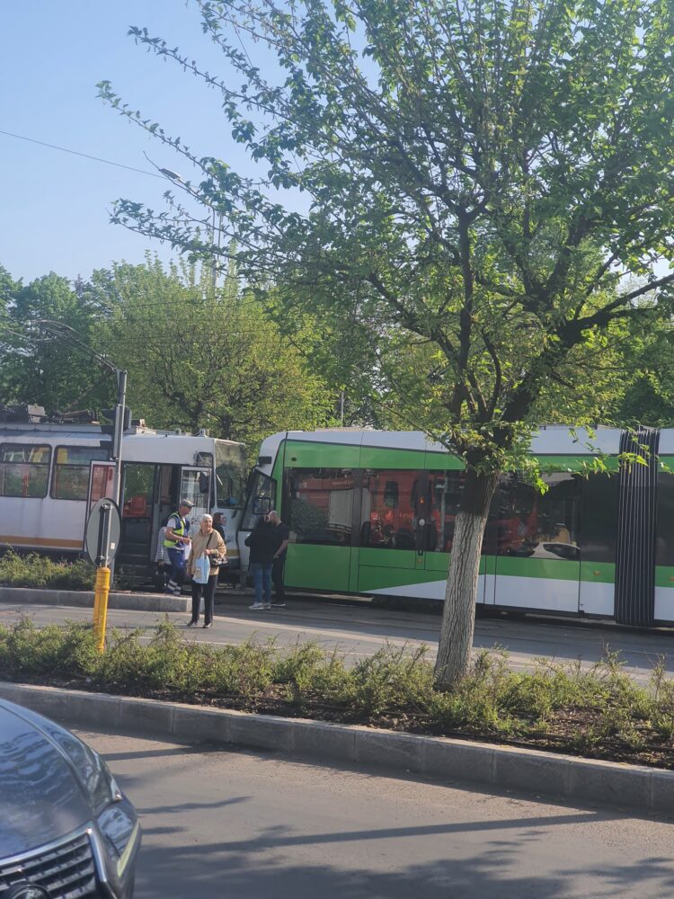 tramvaie s-au ciocnit