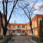 Peste 10 milioane euro, fonduri europene, pentru Grădinița Hillary Clinton. Actuala clădire, cu o vechime de 57 ani, ar urma să fie demolată. Foto: PS6