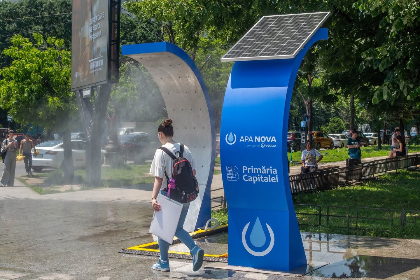 A șasea instalație de răcorire din București, pentru zilele toride de vară!