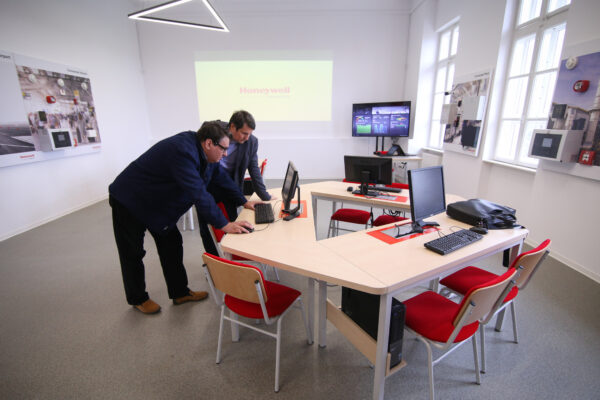 Înscrierea la facultățile din cadrul Universității Tehnice de Construcții din Capitală continuă până pe 16 iulie | FOTO: Inquam Photos / George Călin