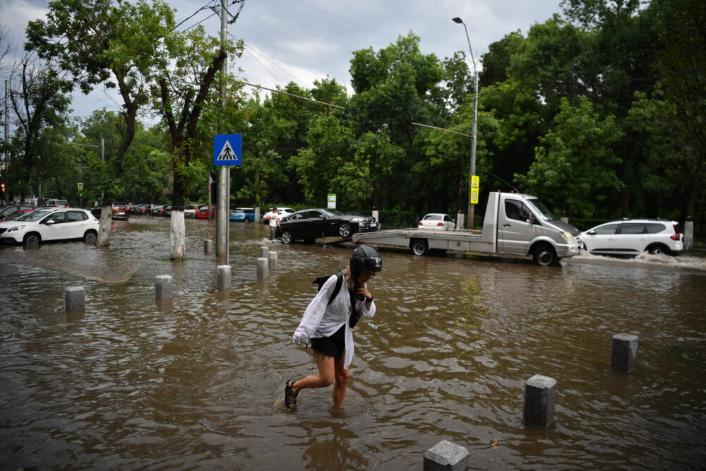 Furtuna violentă din București