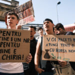 Studenții și elevii protestează față de scăderea burselor de la 20:00, în Capitală. „Pornim din Piața Universității spre sediul Guvernului, pentru educație”