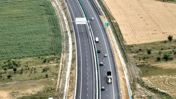Ultimul lot din A0 Sud, inaugurat cu aproape trei ani întârziere. MT anunță penalizări pentru constructor, fără cuantum și dată precisă. Foto: Captură de ecran