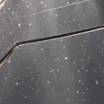 Insecte la meciul de pe stadionul din Voluntari, dintre România şi Spania U19. FOTO: fanatik.ro