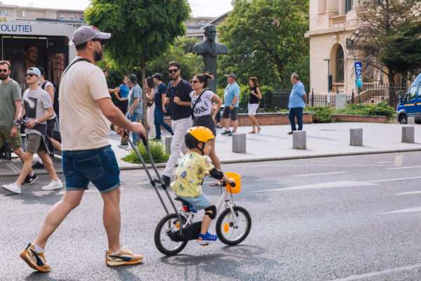 Calea Victoriei rămâne pietonală doar pe 30 august, pentru Străzi Deschise. Programul evenimentului. FOTO: Arhiva