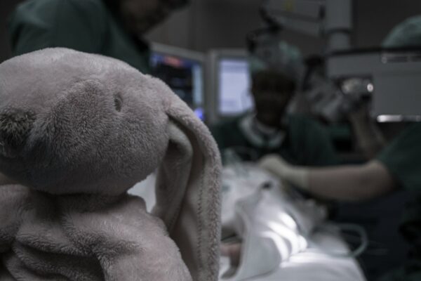 Accident de circulaţie pe Aleea Privighetorilor. O fetiţă de 13 ani, transportată la spital. Foto: Unsplash