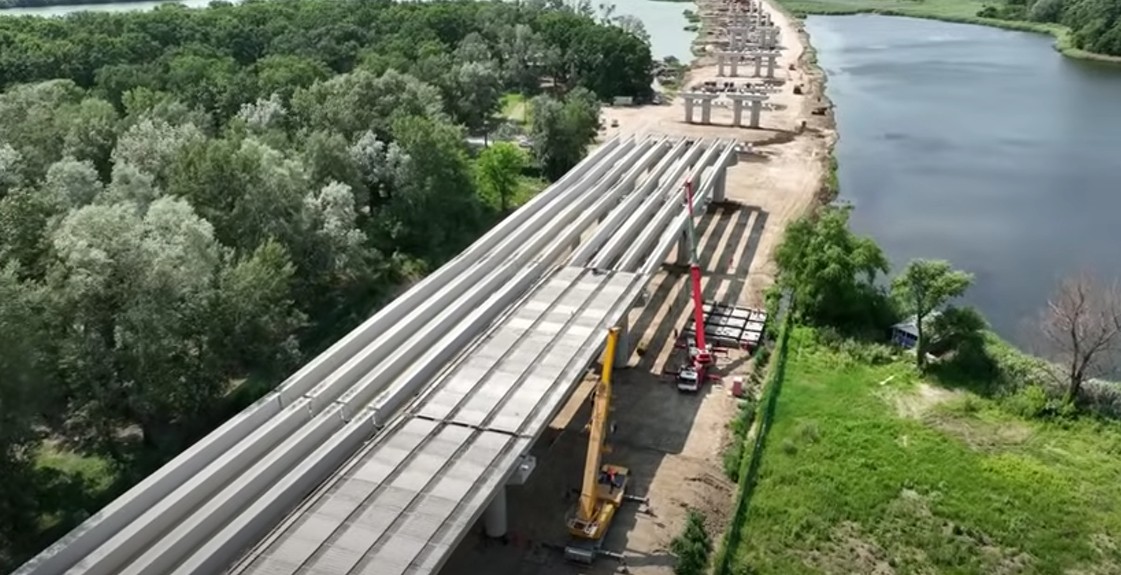 Viaductul de la Cernica prinde contur.