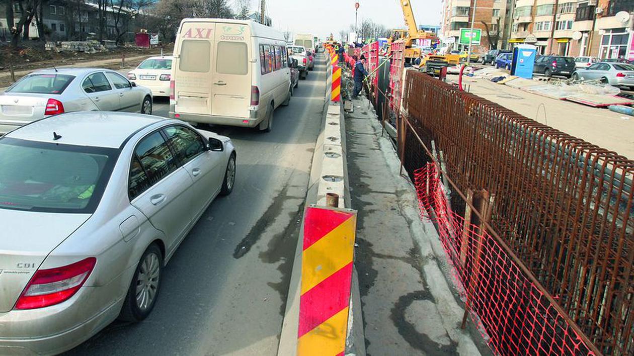 Restricții temporare de circulație, în Pasajul Băneasa. FOTO: libertatea.ro