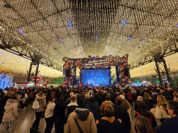 Târgul de Crăciun de la Hala Laminor. Foto: FB/ Robert Negoiță