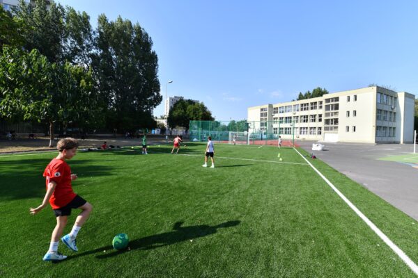 Sector 6 | 10 terenuri de sport, modernizate. Sunt deschise pentru public în vacanțe, în weekenduri și în afara orelor de curs. FOTO: PS6