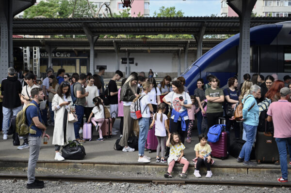 Două trenuri ale CFR Călători de pe Budapesta - București Nord, vor pleca mai devreme spre Capitală, în weekendul 12-13 iulie | FOTO: Inquam Photos / Alex Nicodim