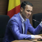 „Servicii culturale” în Sectorul 3. Robert Negoiță vrea să plătească 70.000 de euro pentru busturile „regilor daci” Decebal și Burebista