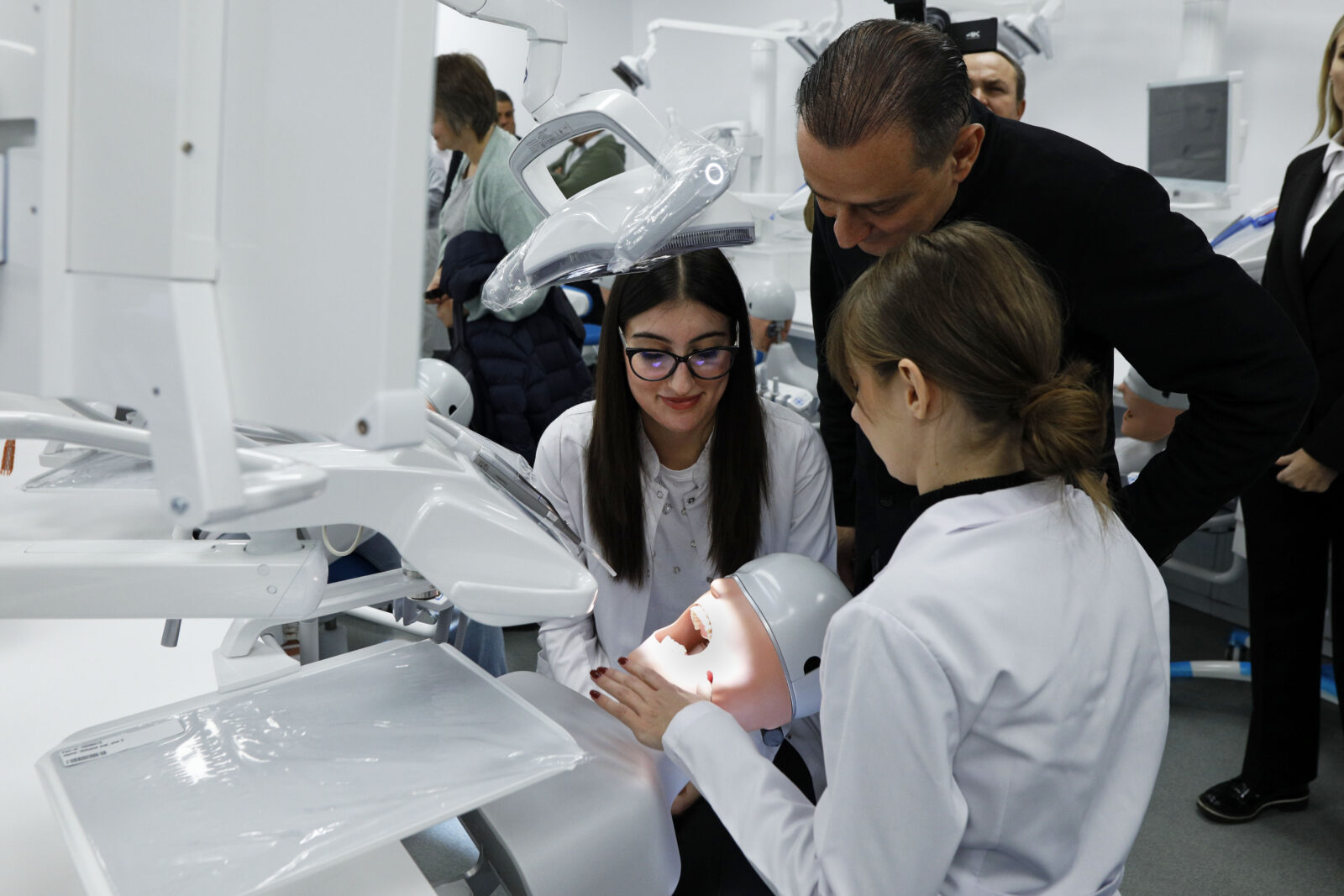 Programul de tratamente stomatologice pentru copii cu dizabilități susținut de Primăria Capitalei se apropie de final | FOTO: Inquam Photos / Malina Norocea