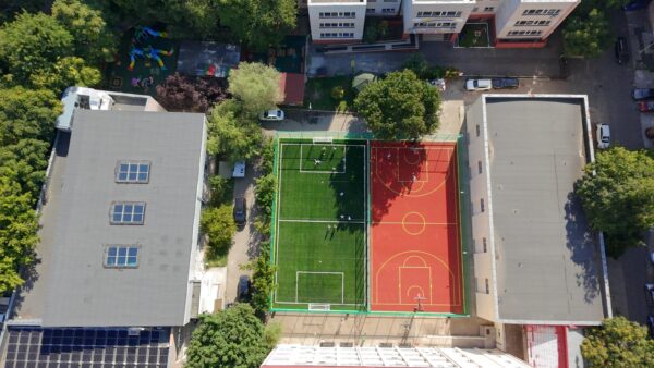 Încă două terenuri de sport modernizate pentru locuitorii Sectorului 6. FOTO: PS6