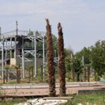 Complexul Acvatic Pantelimon, încă o vară în șantier. „Nu sunt muncitori. Lucrează 28 de oamanei, 10 împrumutați de la altă firmă”. Foto: Florin Râșteiu / Buletin de București