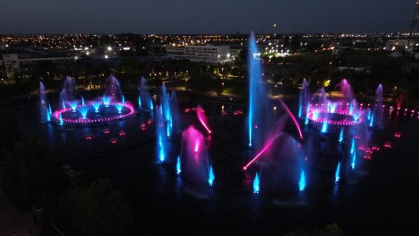 Primăria lui Negoiță voia să plătească aproape jumătate de milion de lei pentru mentenanța „fântânilor plutitoare” din Parcul Teilor. Licitația a fost anulată