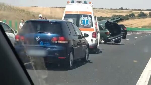 Trafic oprit pe Autostrada Soarelui, din cauza unui accident în lanț. Foto: Ziua de Constanţa