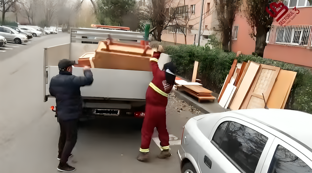 deșeuri ilegale adunate de pe stradă