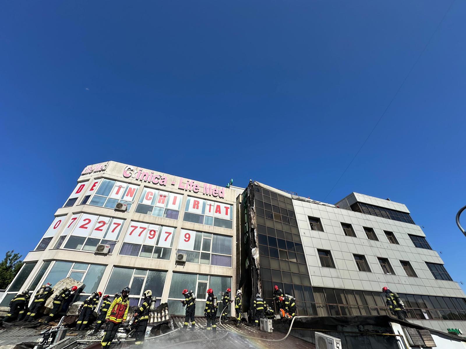 Incendiu la un magazin