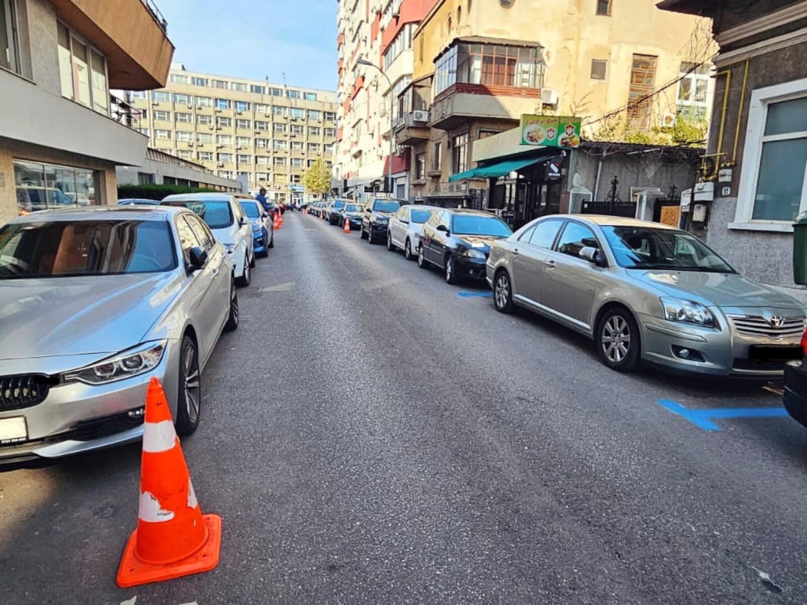 Coduri QR folosite pentru phising în parcări ale Primăriei. FOTO: FB / Stelian Bujduveanu