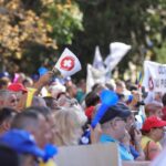 angajații din Sănătate și Educație