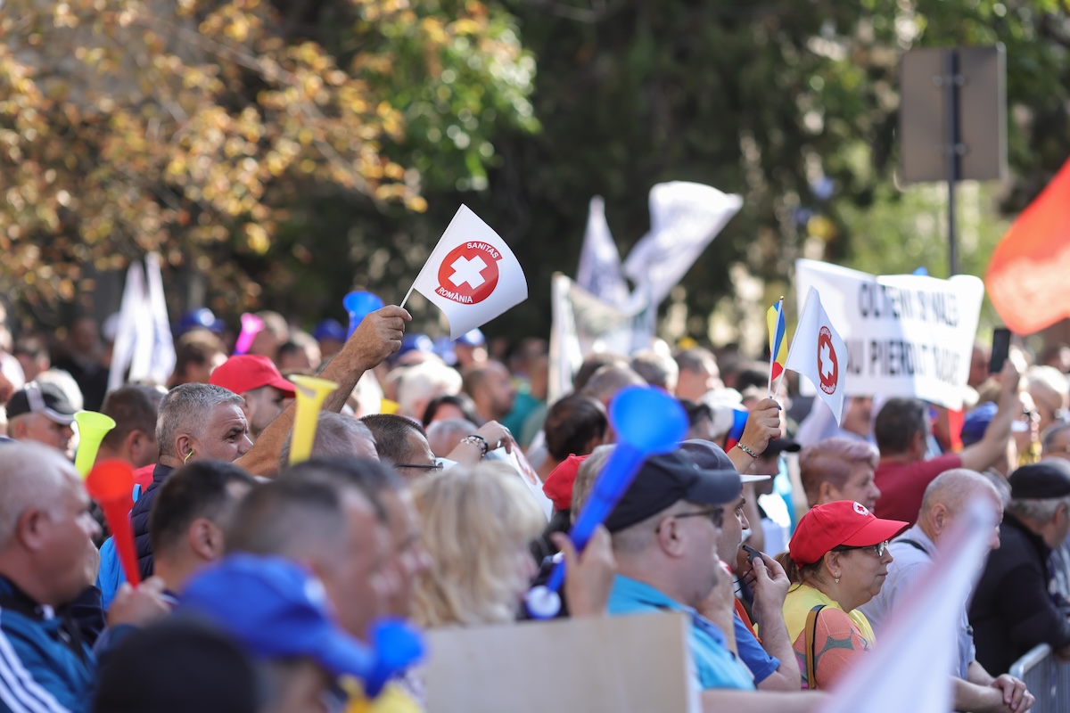 angajații din Sănătate și Educație