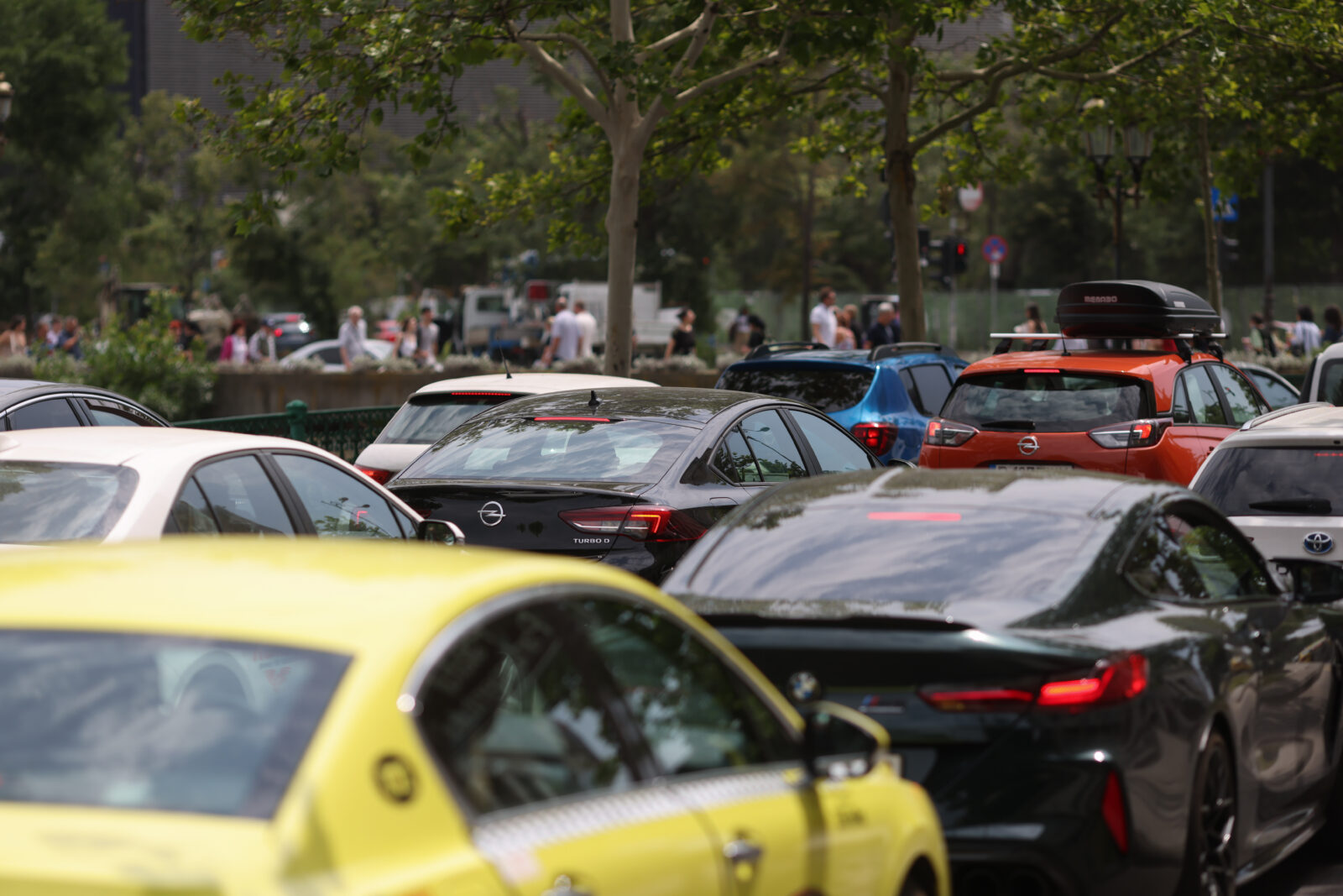 Trafic în Piaţa Unirii, fotografie din data de 20 iunie. FOTO: INQUAM / George Călin