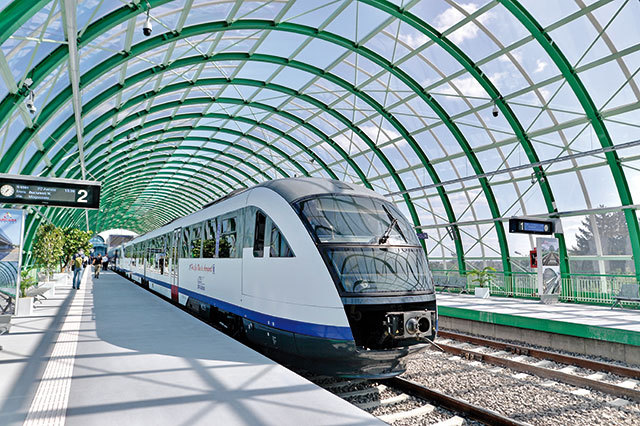 trenul spre Aeroportul Otopeni