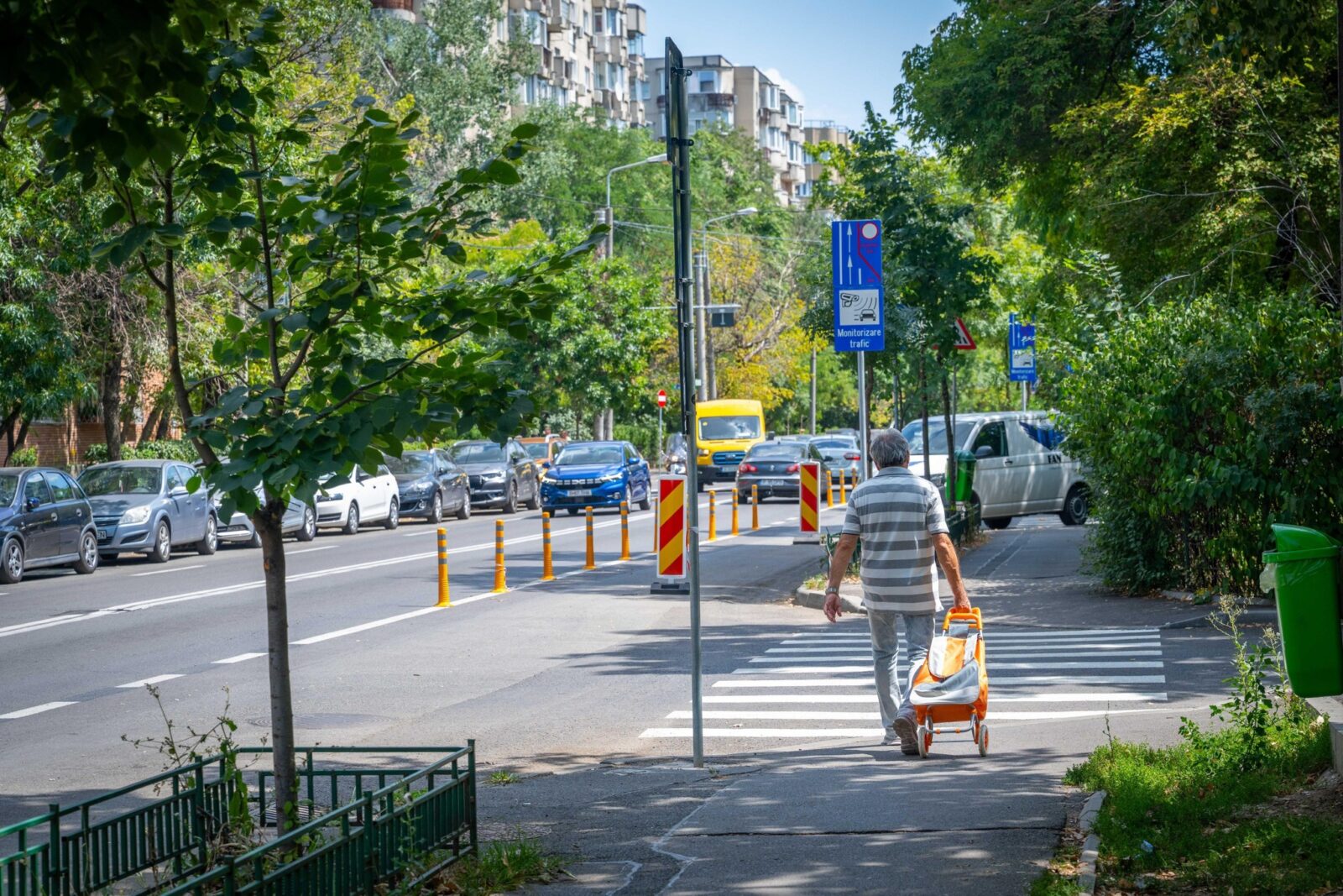 Sector 6 | Se deschide banda specială de autobuz, pe Bulevardul Uverturii. Patru linii STB vor circula de la Dezrobirii până la Virtuții. FOTO: PS6