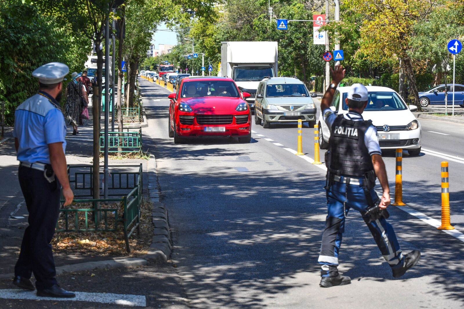 Amenzi pentru banda specială