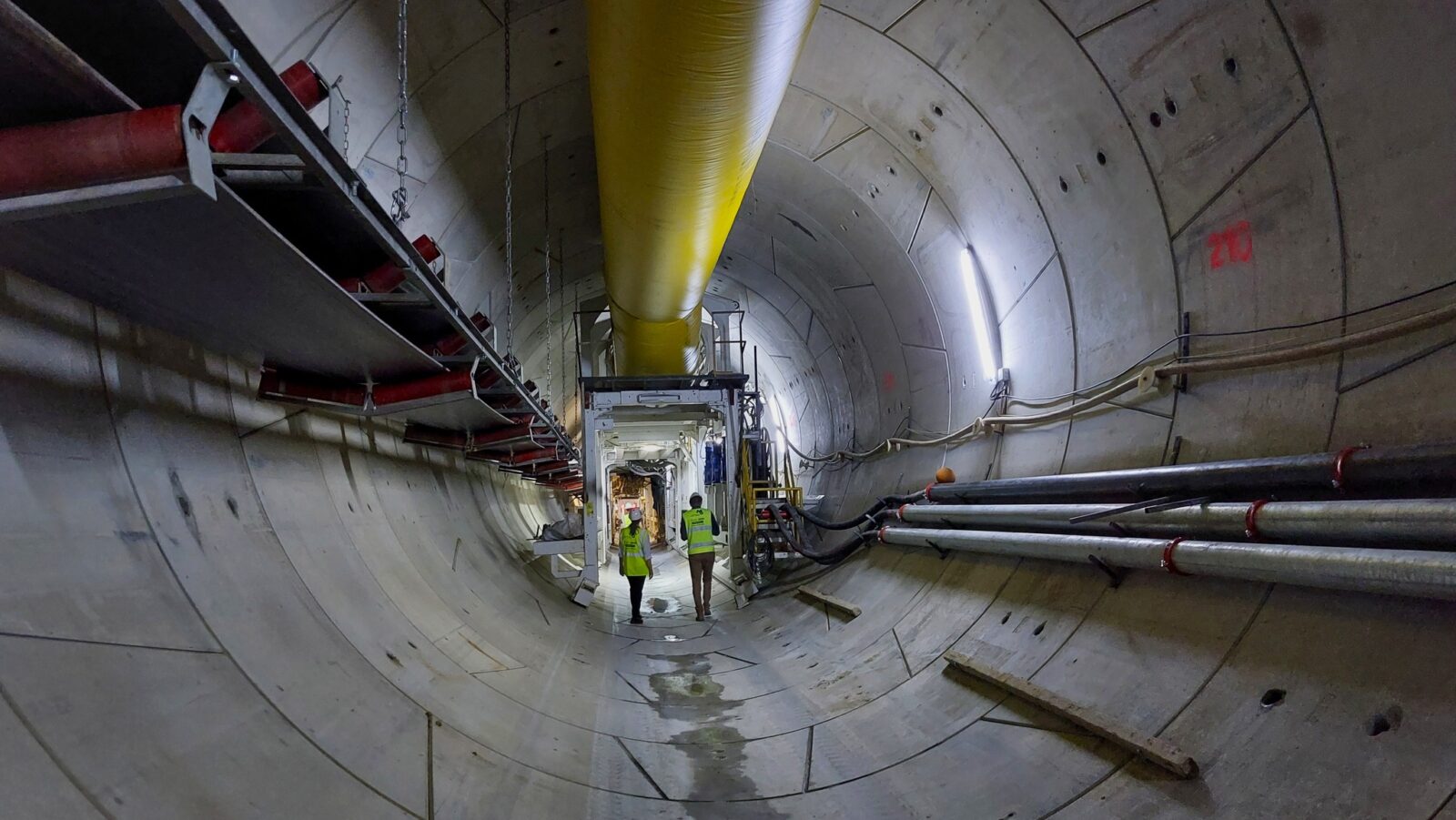 „Cârtițele M6” | ProInfrastructură: „Se muncește nonstop, în 3 schimburi cu echipe de câte 30 de specialiști” | FOTO: ProInfrastructura via Facebook