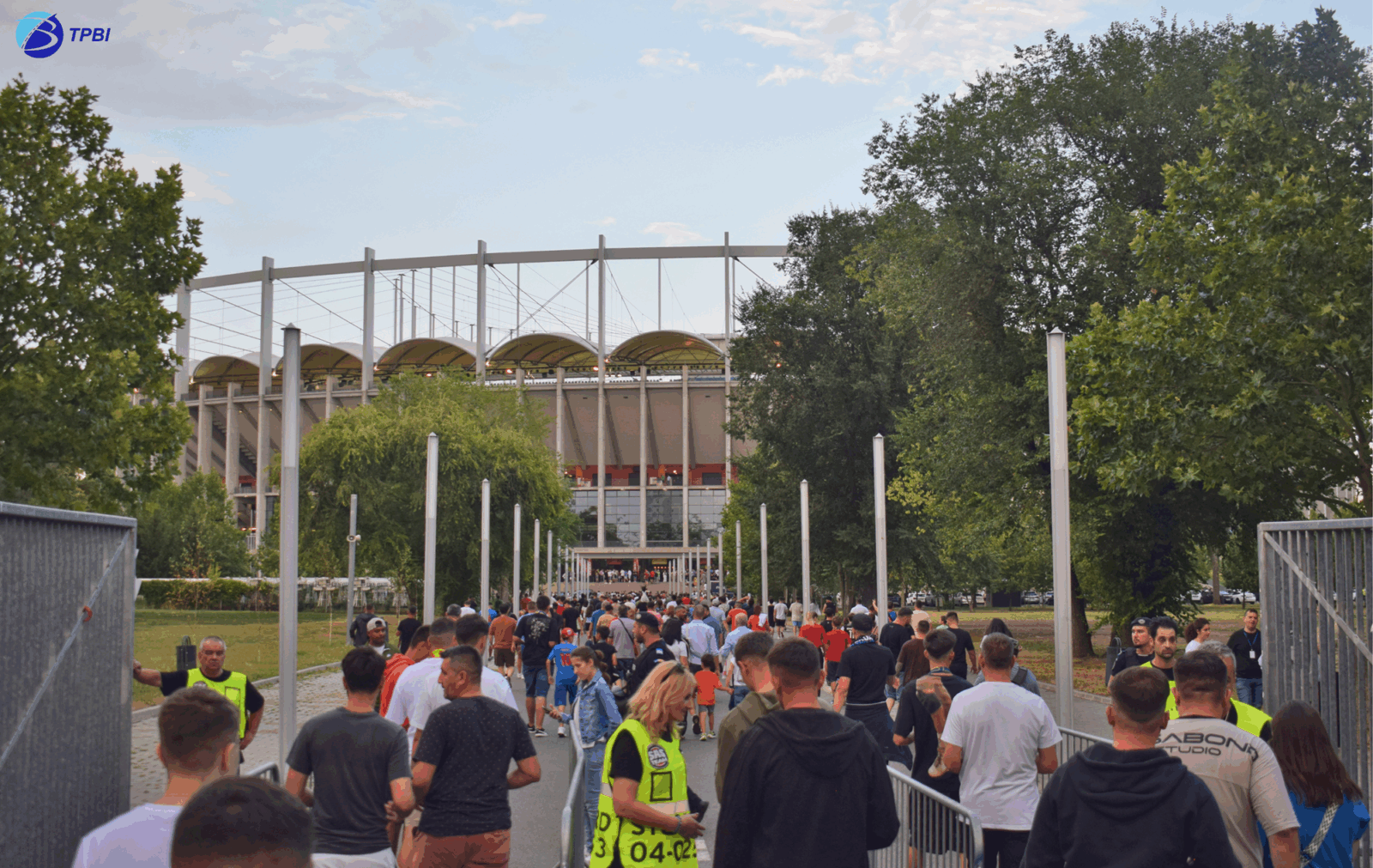 Nouă linii STB vor avea program prelungit pentru meciul de fotbal FCSB – FC Aberdeen. FOTO: TPBI