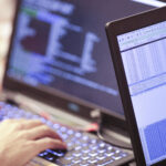 (P) Siguranța la cumpărături, prin aplicațiile de la Banca Trasilvania. FOTO: Inquam Photos / Octav Ganea