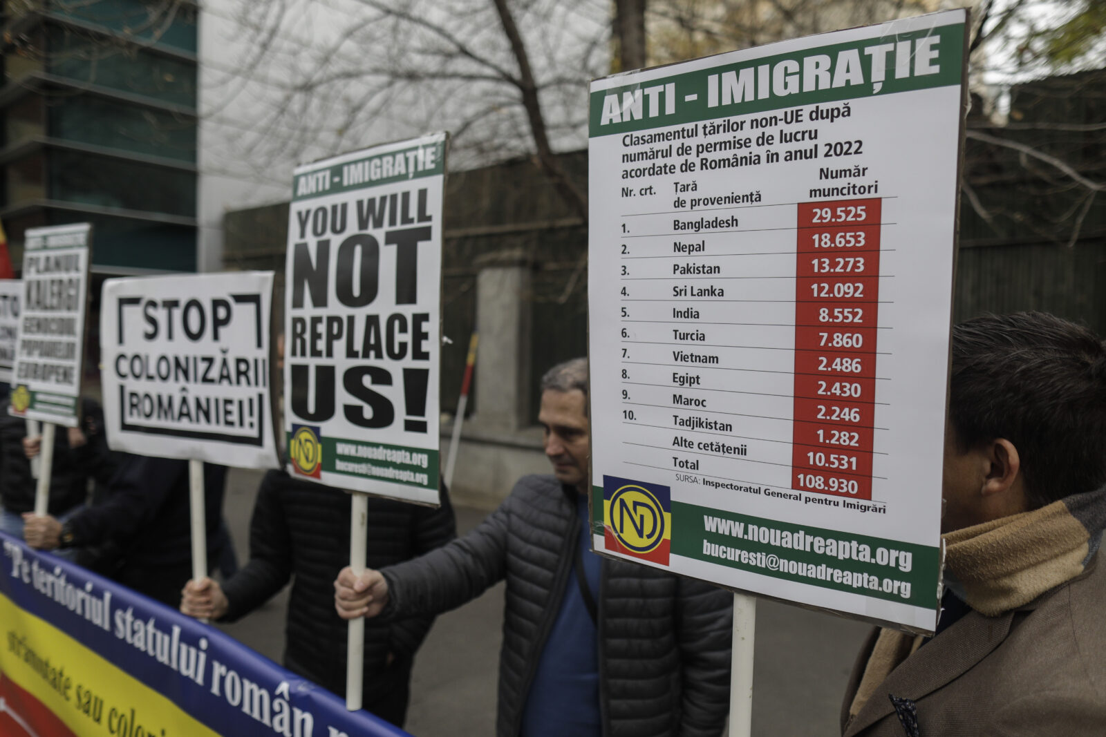 Mama suveraniștilor bucureșteni e mereu gravidă.