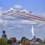 Parașutiști din cel de-al Doilea Război Mondial vor ridica drapelul în a doua zi a BIAS | FOTO: https://biasairshow.ro/ro/photo-gallery/