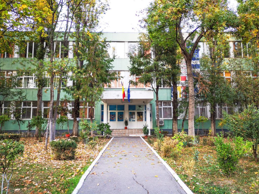 Primăria vrea să demoleze două grădinițe și un liceu pentru a construi un ansamblu educațional cu bazin de înot. Sursă: dgauis.ro