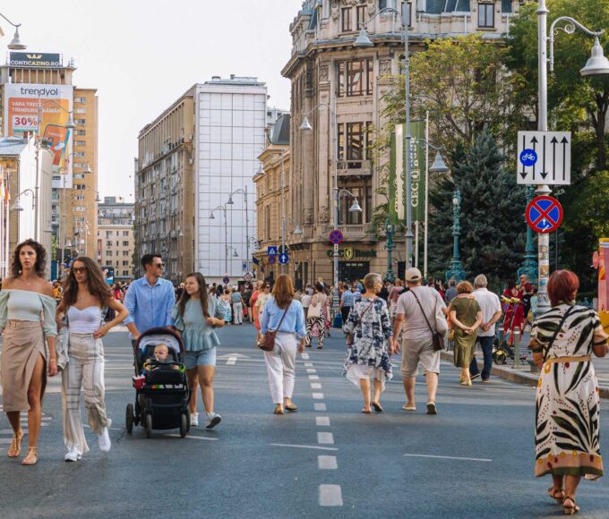 Primăria Capitalei „reduce decibelii” de pe Calea Victoriei, după investigația (BdB) „Străzi Deschise pentru afaceri de partid”