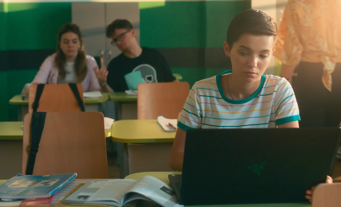 Cafeneaua BdB | Karina Jianu / FOTO; captura de ecran, Hotii de Subiecte