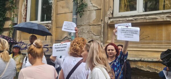 Serie de proteste ale cadrelor didactice în București împotriva măsurilor impuse de guvernul Bolojan