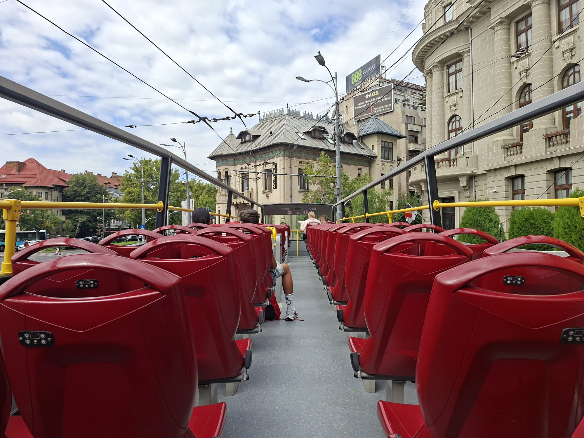 FOTOGALERIE | Monitorizare în timp real pentru autobuzele turistice. Care sunt timpii de parcurs