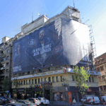 Reclamele la jocuri de noroc și la fumat ar putea fi interzise pe clădirile ce aparțin Primăriei Capitalei. Foto: Arhivă via Google Maps