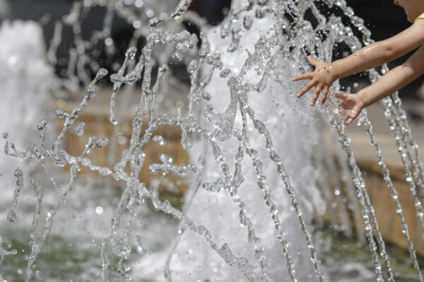 METEO | Încă o zi de cod galben de caniculă. Temperatura maximă rămâne ridicată și ajunge la 36 de grade. FOTO: Inquam Photos